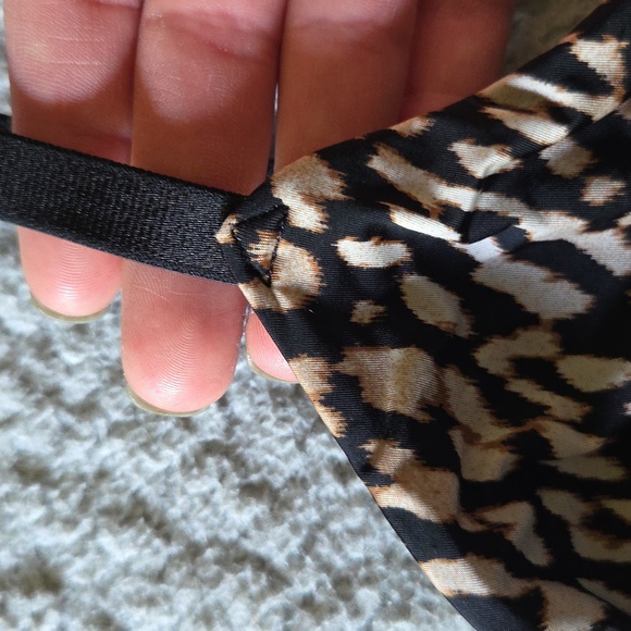 VS Silky Smooth Animal Print Unlined Demi Bra - Picture 5 of 14